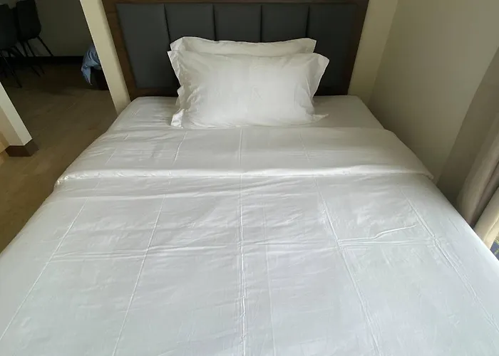 Airport Base Trips Getaways 3pax Balcony 6g Holiday home